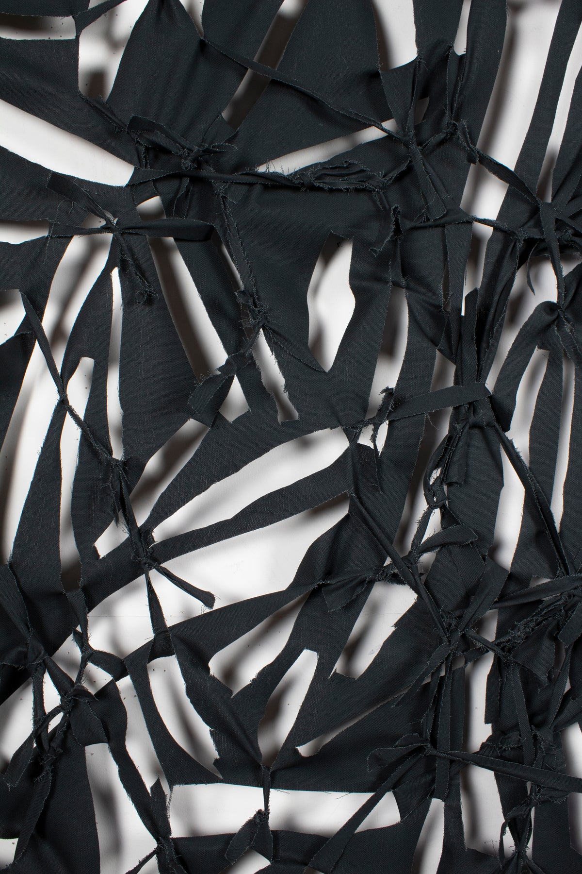 Samu – Bondage (Large) in Black with Bronze Frame