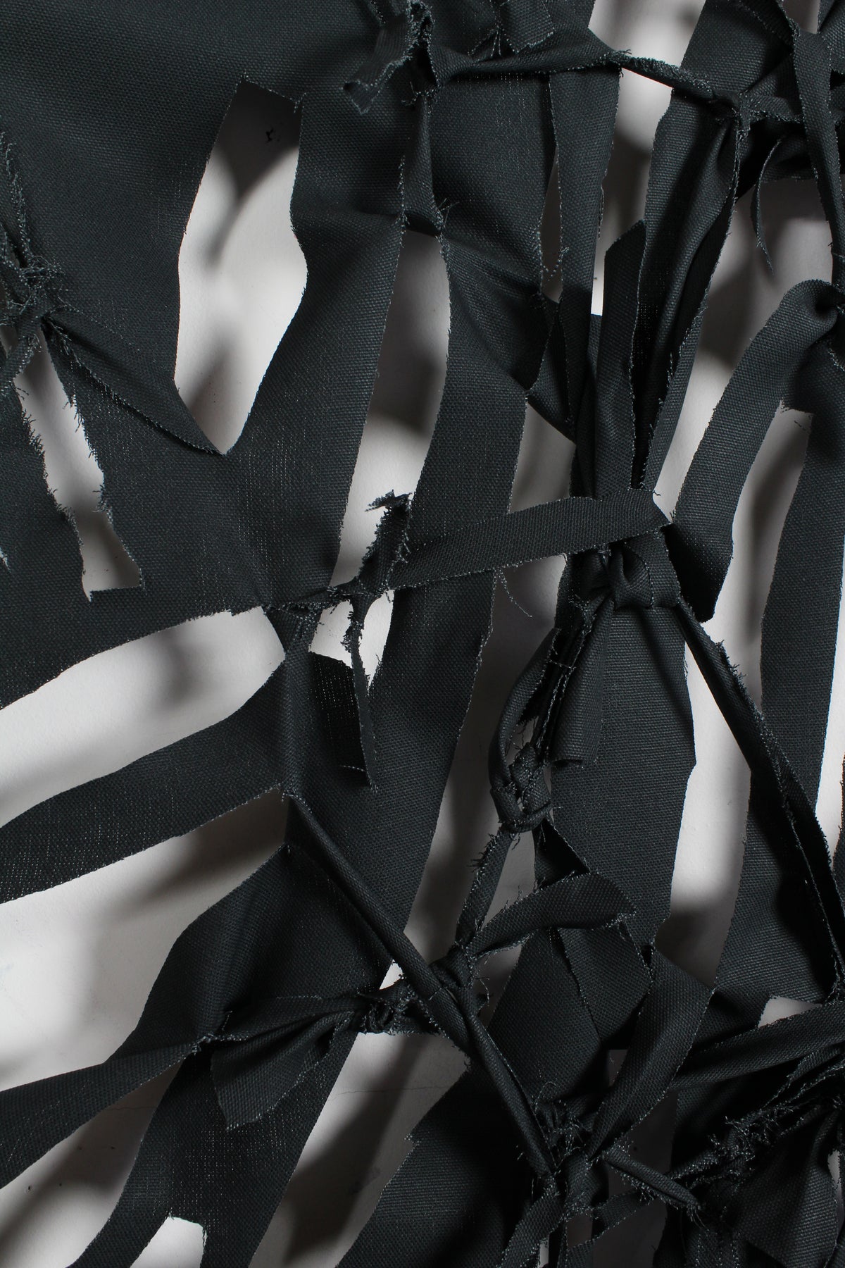 Samu – Bondage (Large) in Black with Bronze Frame