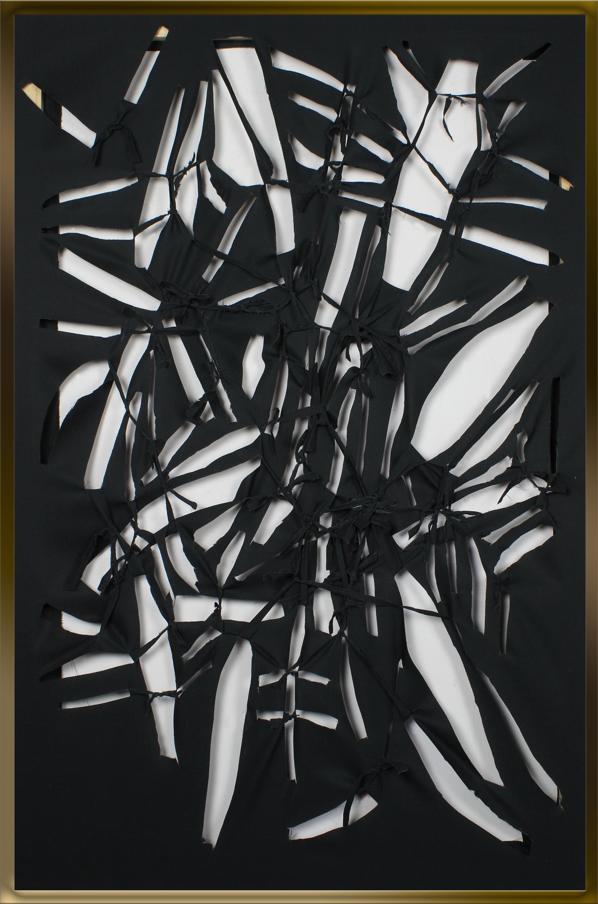 Samu – Bondage (Large) in Black with Bronze Frame